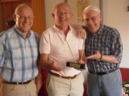 Overhandiging gouden penseel aan Wim Brugman 2